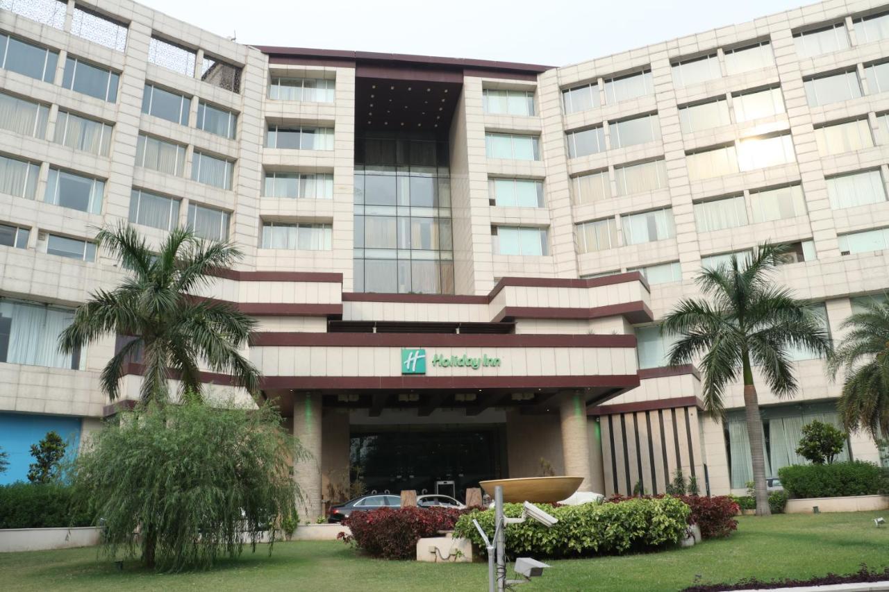 Holiday Inn Chandigarh Panchkula, An Ihg Hotel Экстерьер фото Holiday Inn, New Delhi