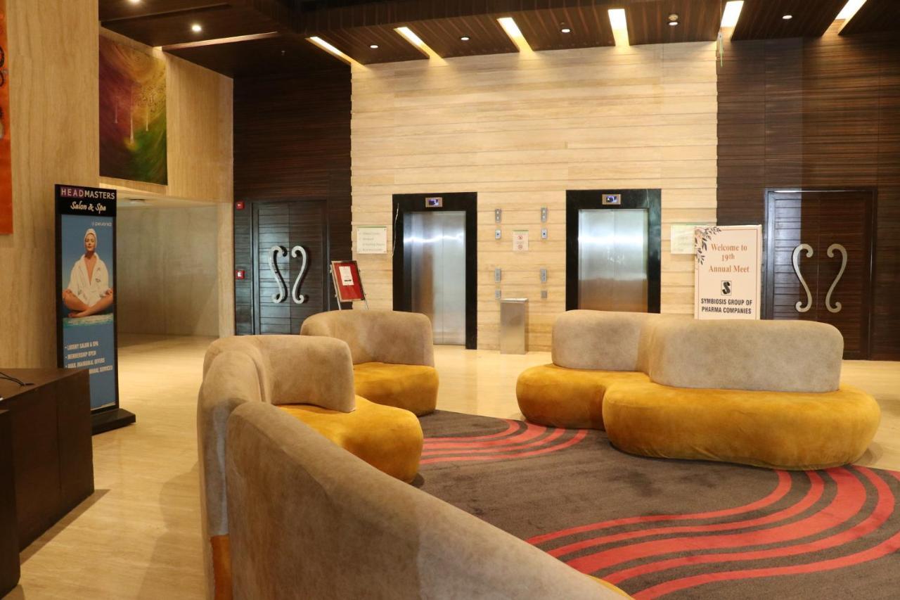Holiday Inn Chandigarh Panchkula, An Ihg Hotel Экстерьер фото The lobby of the hotel