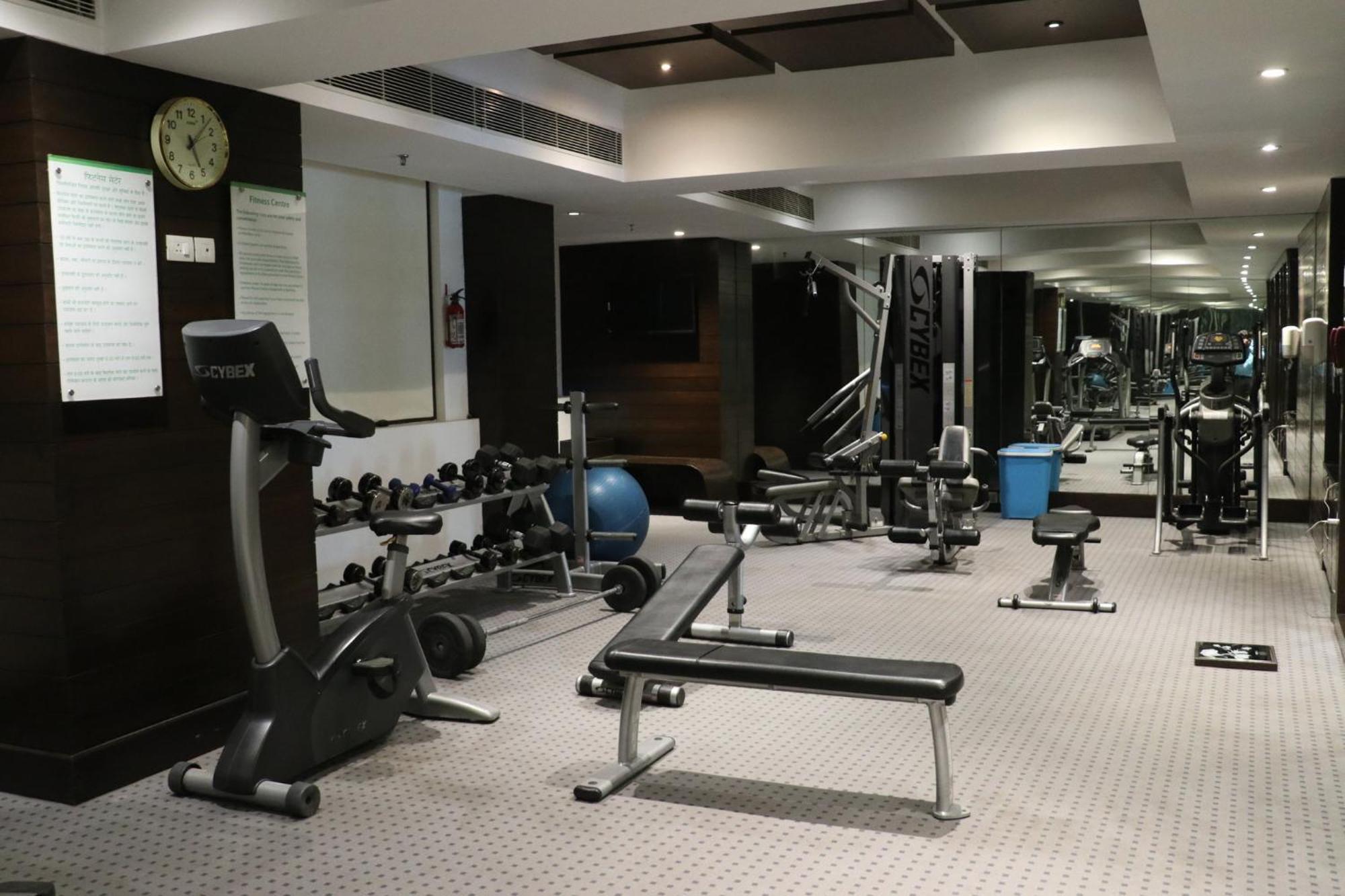 Holiday Inn Chandigarh Panchkula, An Ihg Hotel Экстерьер фото The gym at the hotel
